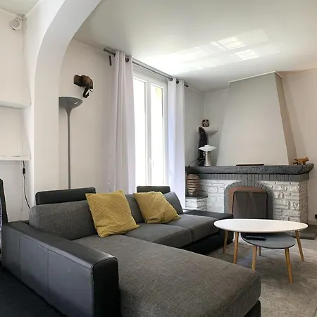 Spacious 120M Air-Conditioned 3-Bedroom Apartment With Garage Apartman