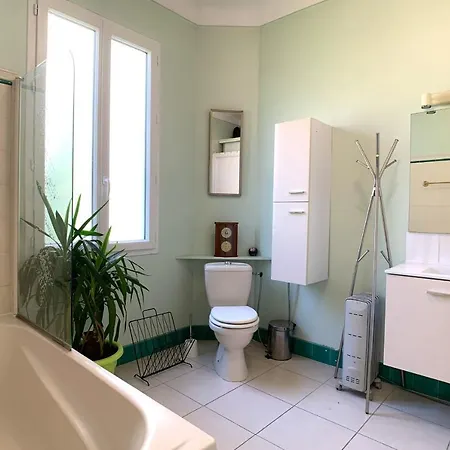 Spacious 120M Air-Conditioned 3-Bedroom Apartment With Garage Apartman
