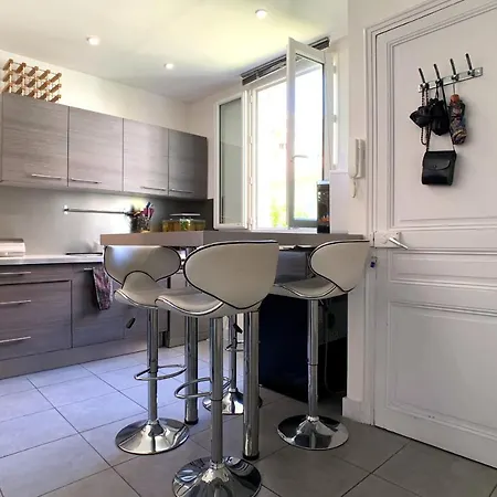 Spacious 120M Air-Conditioned 3-Bedroom Apartment With Garage