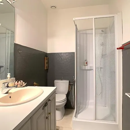 Spacious 120M Air-Conditioned 3-Bedroom Apartment With Garage *
